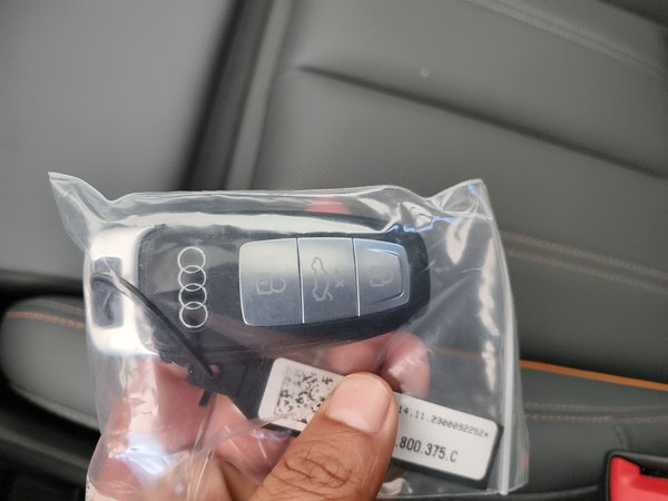 Audi Q4 e-tron 2024, 17300 км, за 23145 USD - фото 16