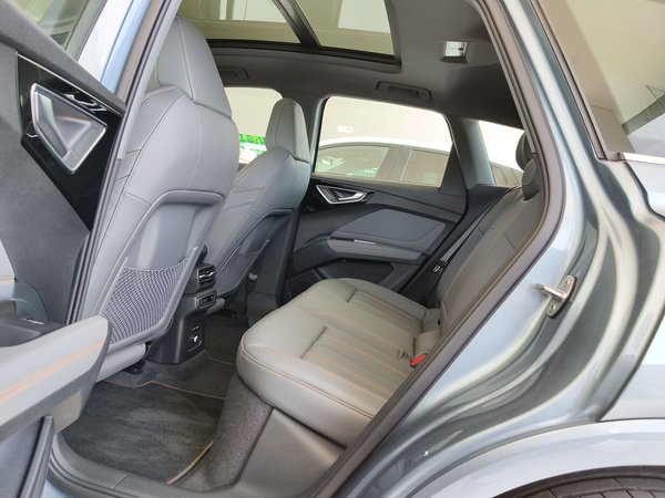 Audi Q4 e-tron 2024, 17300 км, за 23145 USD - фото 13