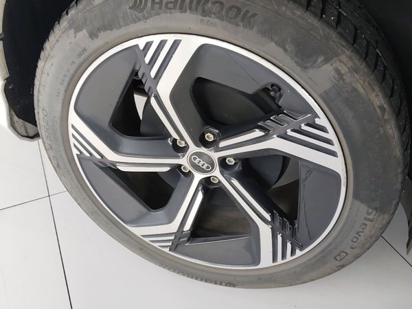 Audi Q4 e-tron 2024, 18900 км, за 9999999 USD - фото 10
