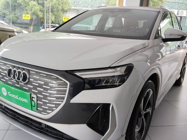 Audi Q4 e-tron · 2024 год