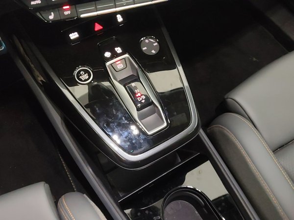 Audi Q4 e-tron 2024, 18900 км, за 9999999 USD - фото 17