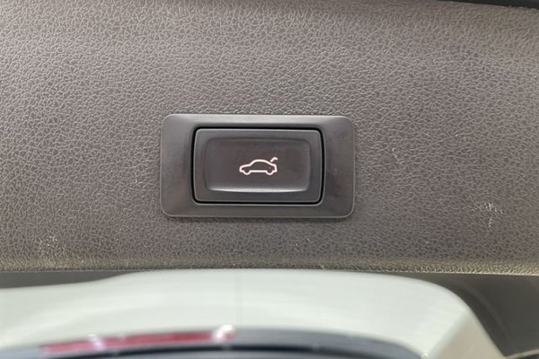 Audi Q5 2013, 150900 км, за 8401 USD - фото 36