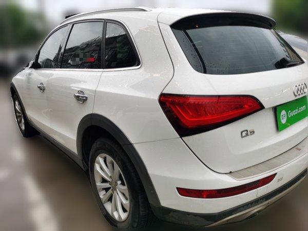 Audi Q5 2013, 127700 км, за 8034 USD