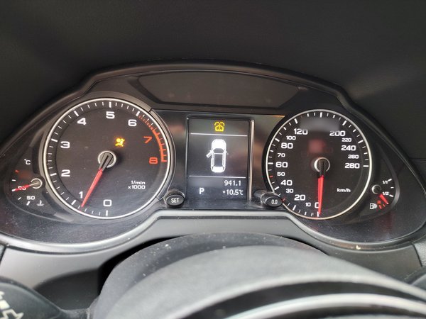 Audi Q5 2017, 93500 км, за 12474 USD