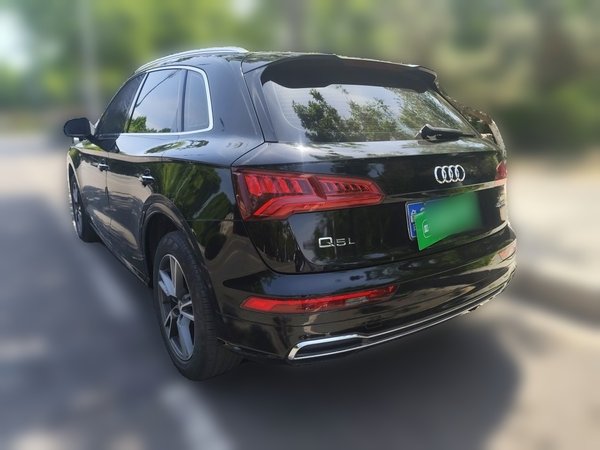 Audi Q5L 2018, 111800 км, за 20738 USD