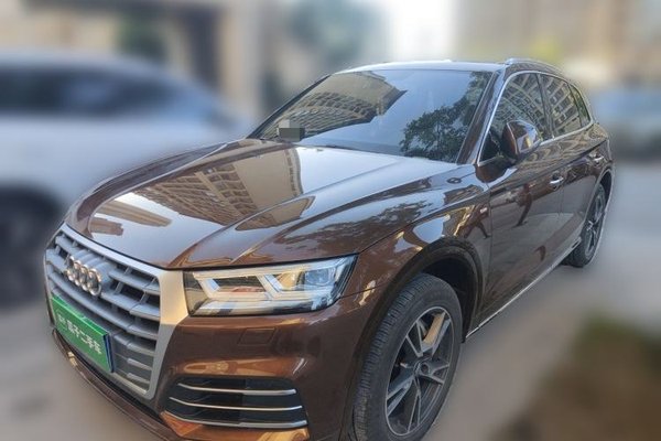 Audi Q5L · 2018 год