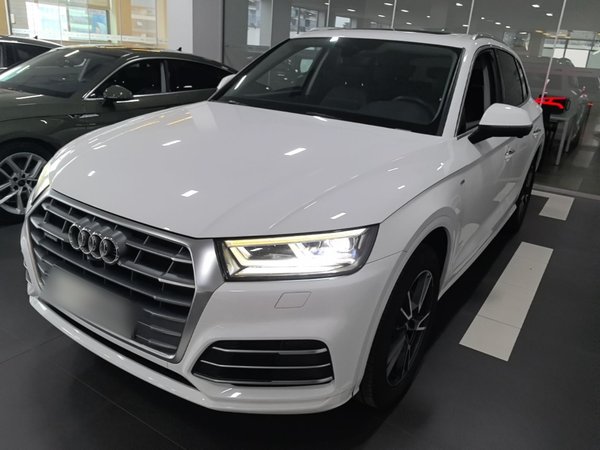 Audi Q5L · 2018 год