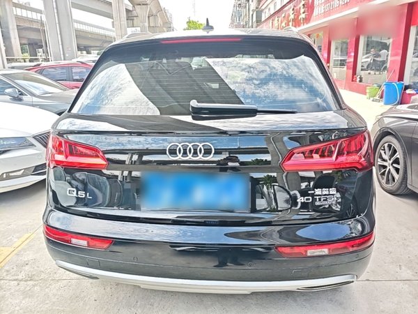 Audi Q5L 2020, 160100 км, за 19045 USD