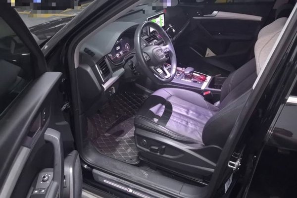 Audi Q5L 2020, 60199 км, за 22964 USD