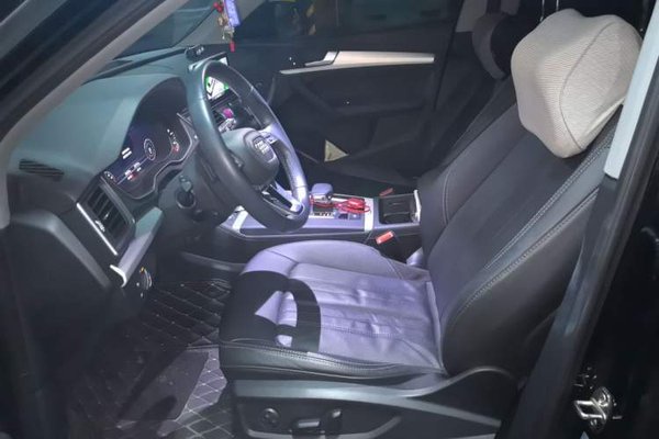 Audi Q5L 2020, 60199 км, за 22964 USD