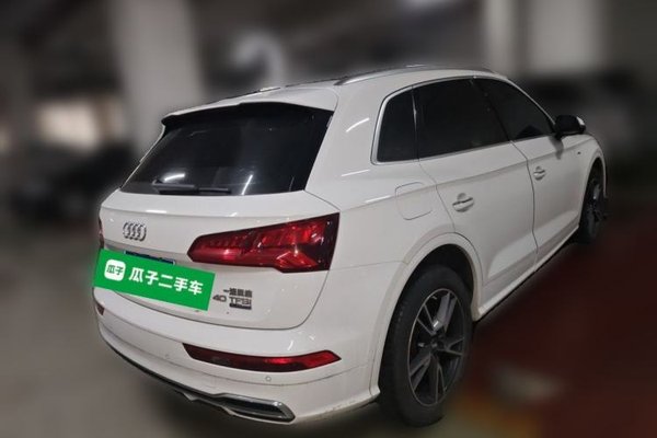 Audi Q5L 2020, 97900 км, за 21680 USD