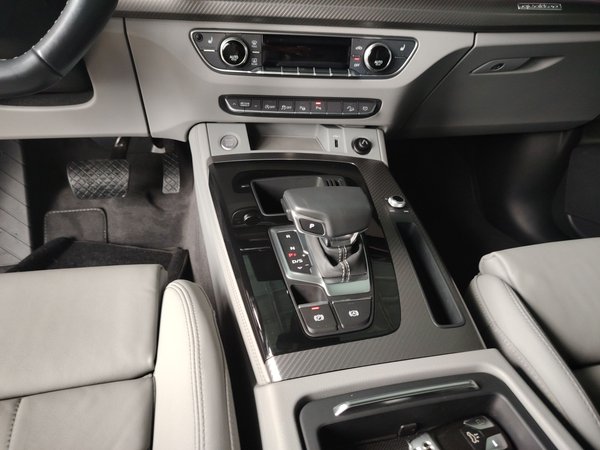 Audi Q5L 2021, 60599 км, за 27755 USD - фото 15