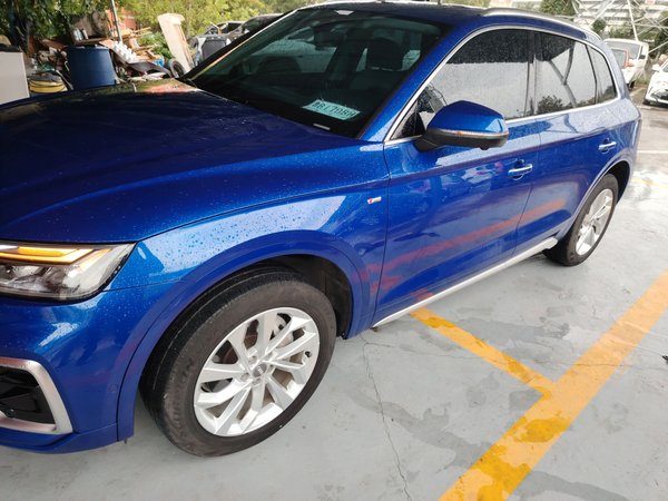 Audi Q5L 2021, 60599 км, за 27755 USD