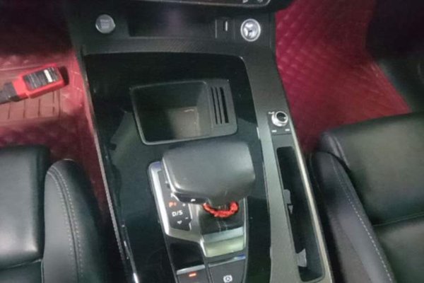Audi Q5L 2021, 101400 км, за 24656 USD