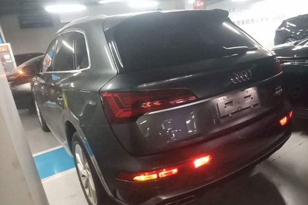 Audi Q5L 2021, 101400 км, за 24656 USD