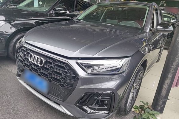 Audi Q5L · 2021 год