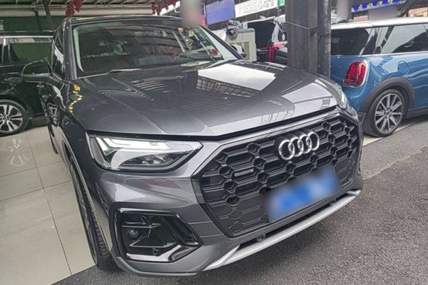 Audi Q5L 2021, 62500 км, за 26366 USD