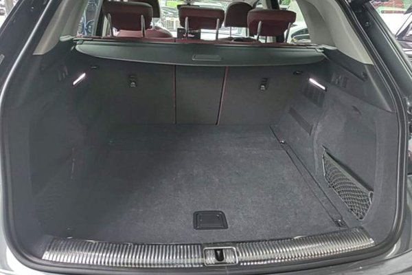 Audi Q5L 2021, 62500 км, за 26366 USD - фото 22
