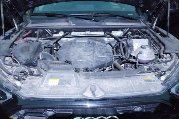 Audi Q5L 2022, 37800 км, за 27363 USD