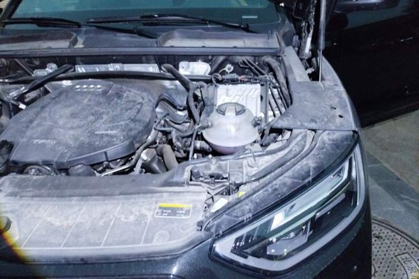 Audi Q5L 2022, 37800 км, за 27363 USD