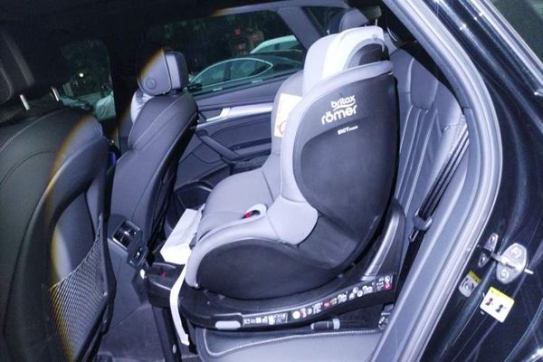 Audi Q5L 2022, 37800 км, за 27363 USD - фото 27