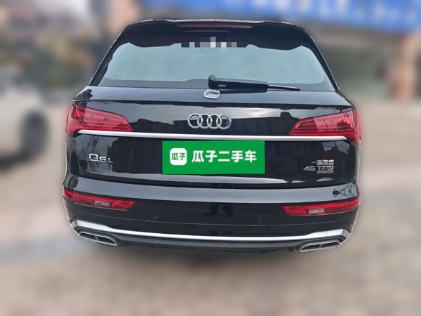 Audi Q5L 2022, 64100 км, за 27804 USD