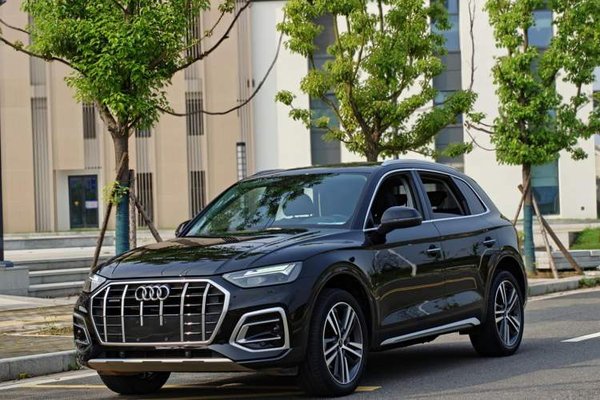 Audi Q5L · 2022 год