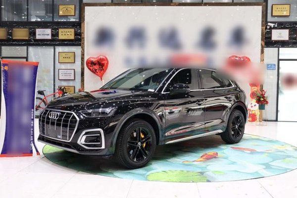 Audi Q5L · 2022 год
