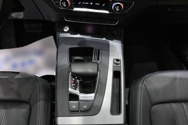 Audi Q5L 2022, 82900 км, за 28489 USD - фото 14