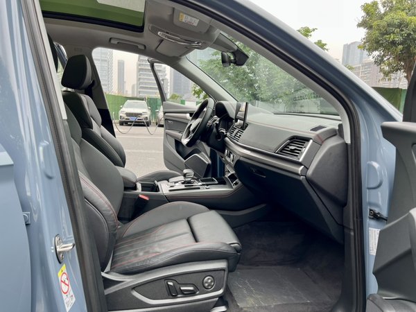 Audi Q5L 2022, 59800 км, за 30966 USD - фото 29