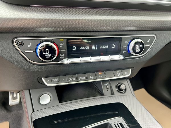 Audi Q5L 2022, 59800 км, за 30966 USD - фото 26