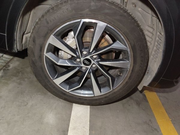 Audi Q5L 2023, 22500 км, за 34637 USD - фото 6