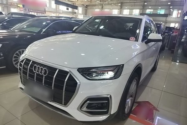 Audi Q5L · 2023 год