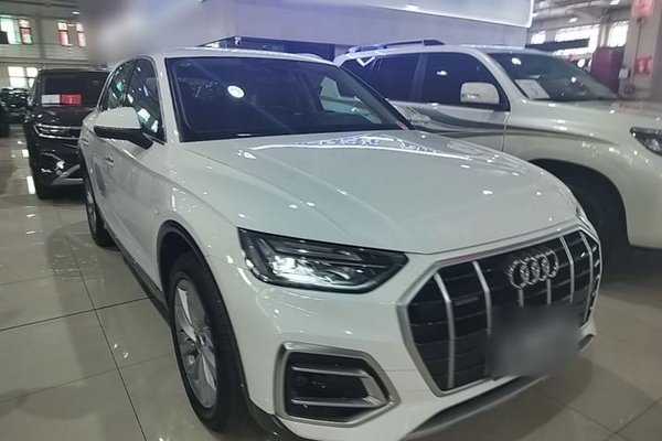 Audi Q5L 2023, 29400 км, за 33799 USD
