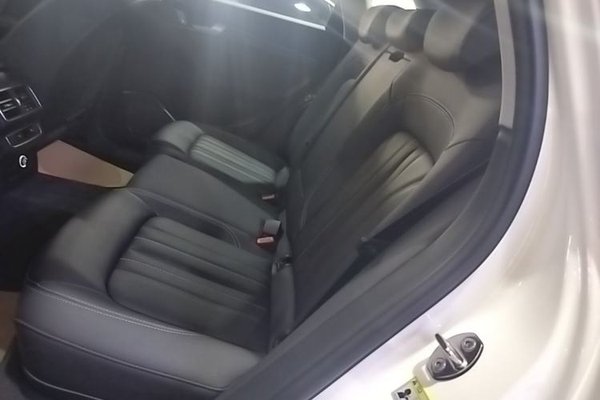 Audi Q5L 2023, 29400 км, за 33799 USD - фото 24
