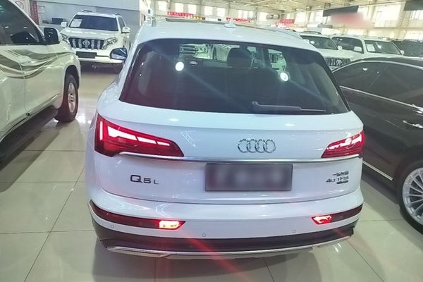 Audi Q5L 2023, 29400 км, за 33799 USD - фото 6