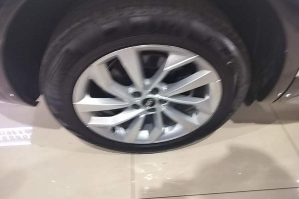Audi Q5L 2023, 29400 км, за 33799 USD - фото 12