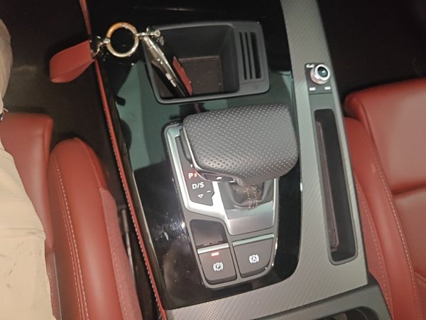 Audi Q5L 2024, 71500 км, за 31210 USD - фото 17
