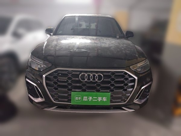 Audi Q5L 2025, 3700 км, за 31226 USD
