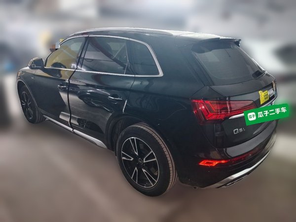 Audi Q5L 2025, 3700 км, за 31226 USD