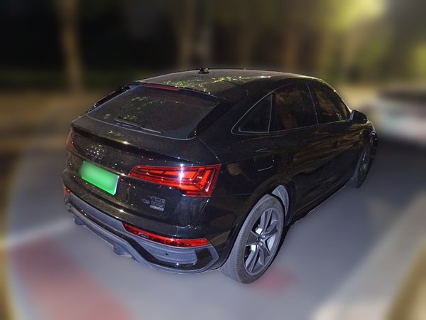 Audi Q5L Sportback 2023, 23800 км, за 33720 USD