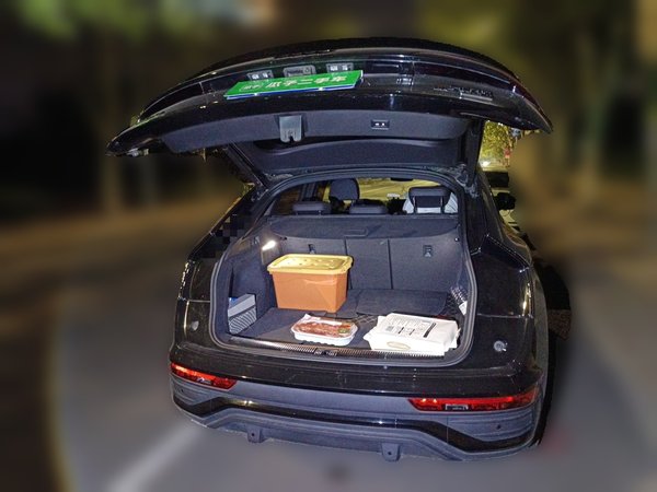 Audi Q5L Sportback 2023, 23800 км, за 33720 USD - фото 9