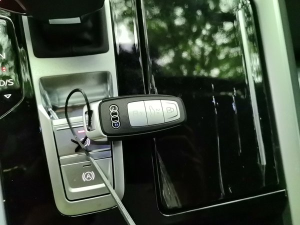Audi Q6 2025, 800 км, за 45635 USD - фото 9