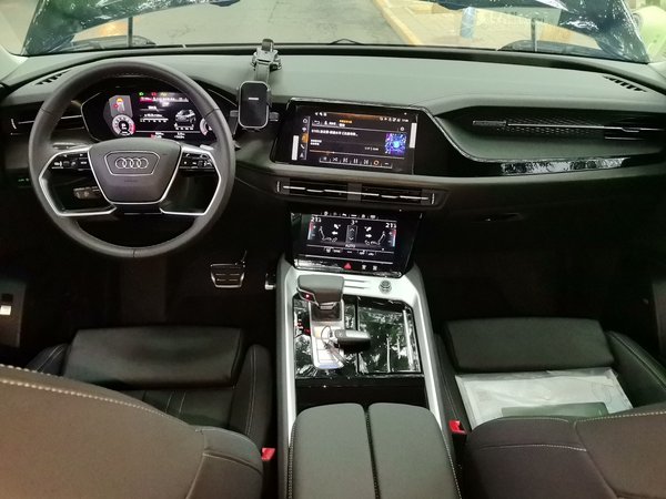 Audi Q6 2025, 800 км, за 45635 USD - фото 10