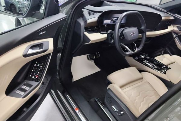 Audi Q6L e-tron 2026, 5500 км, за 43796 USD - фото 23