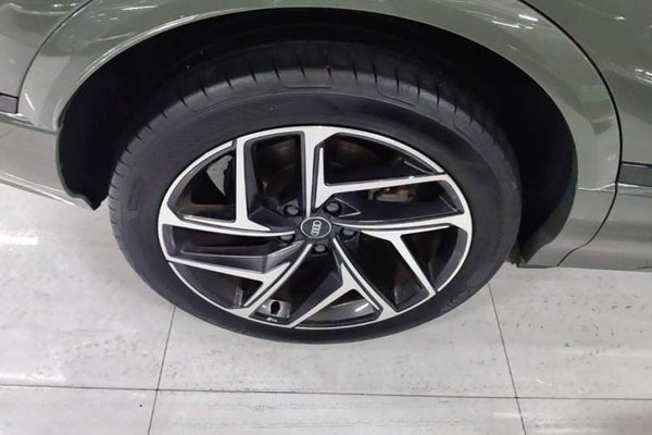Audi Q6L e-tron 2026, 5500 км, за 43796 USD - фото 16