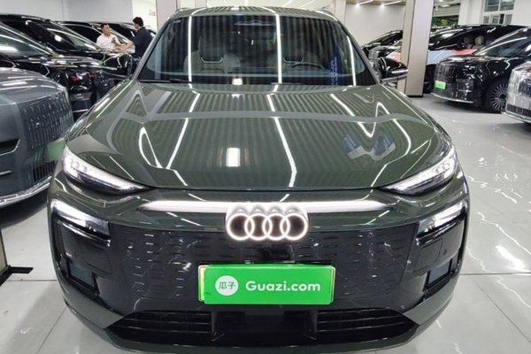 Audi Q6L e-tron 2026, 5500 км, за 43796 USD