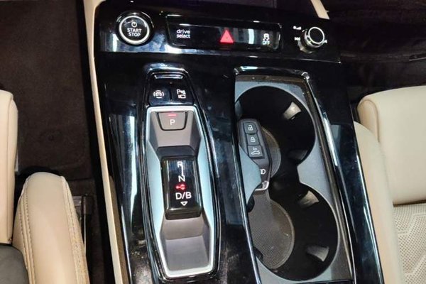 Audi Q6L e-tron 2026, 5500 км, за 43796 USD - фото 21