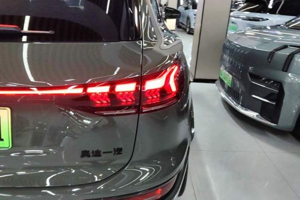 Audi Q6L e-tron 2026, 5500 км, за 43796 USD - фото 9