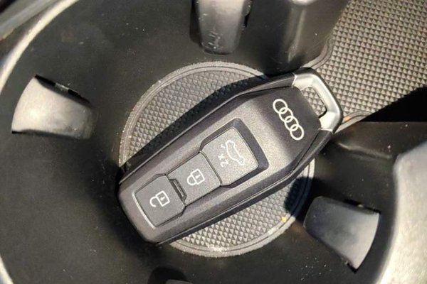 Audi Q6L e-tron 2026, 5500 км, за 43796 USD - фото 29